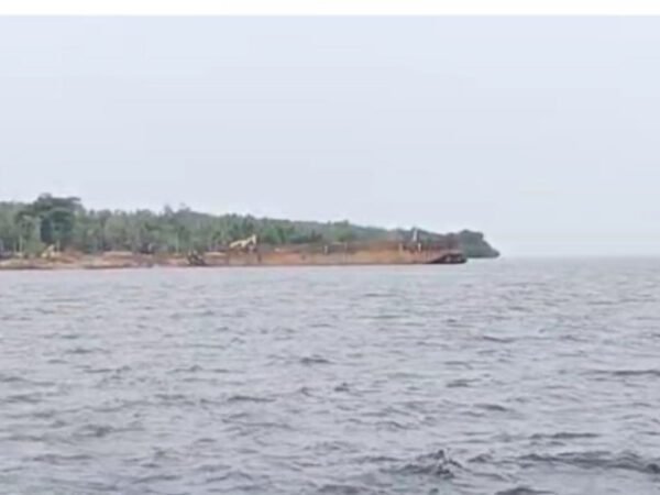 Kontroversi Tambang Nikel di Pulau Wawonii: 96 Tongkang Ore Dikirim Meski Izin Dibatalkan MA