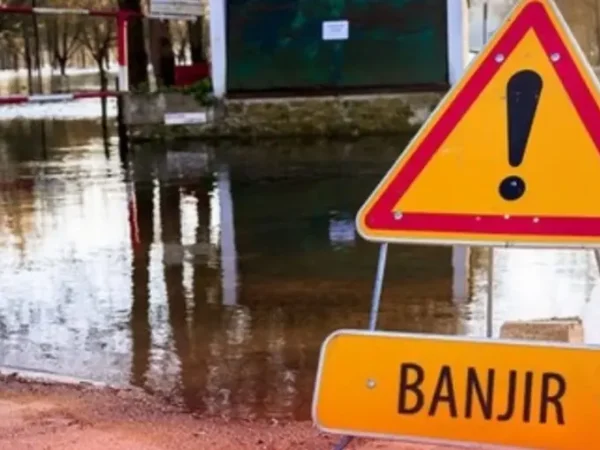 Banjir di Grobogan Ganggu Perjalanan Kereta Api di Daop 4 Semarang