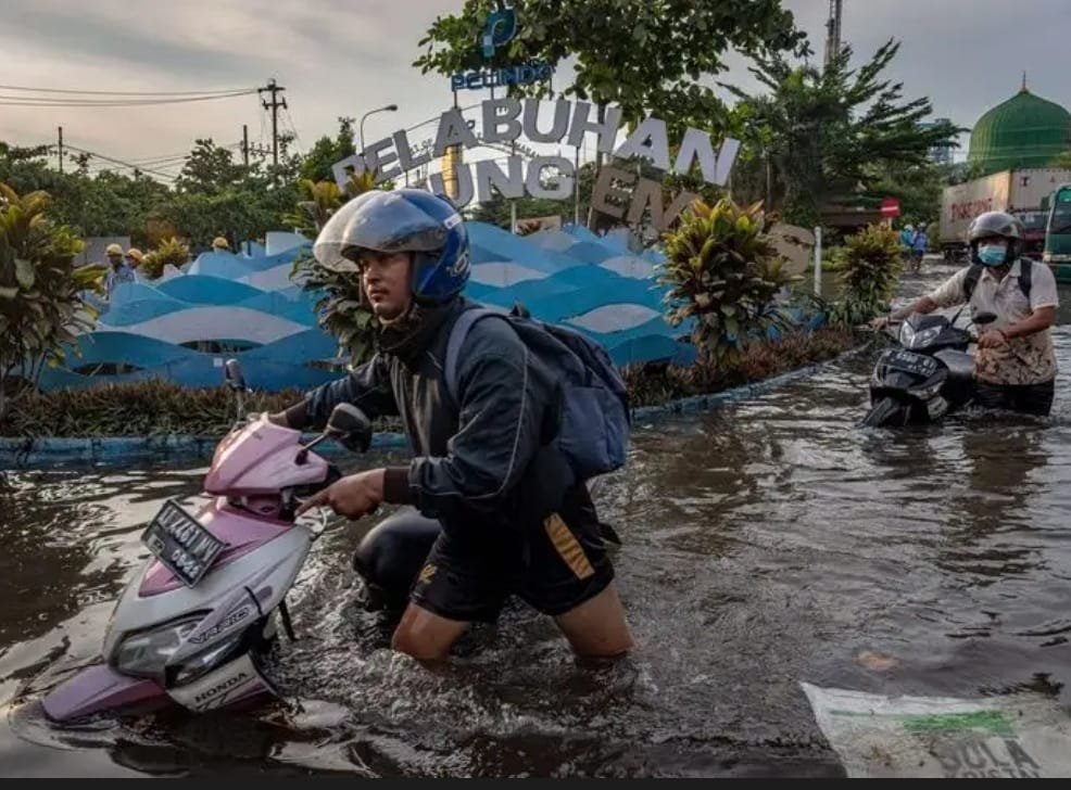 Banjir Jakarta Rendam 51 RT dan 21 Ruas Jalan, BPBD: Hujan Ekstrem Sebabkan Saluran Air Overcapacity