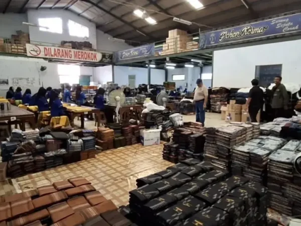 Cuaca Ekstrem Hambat Pengiriman Sarung Pantura Jateng, Permintaan Ramadhan Terganggu