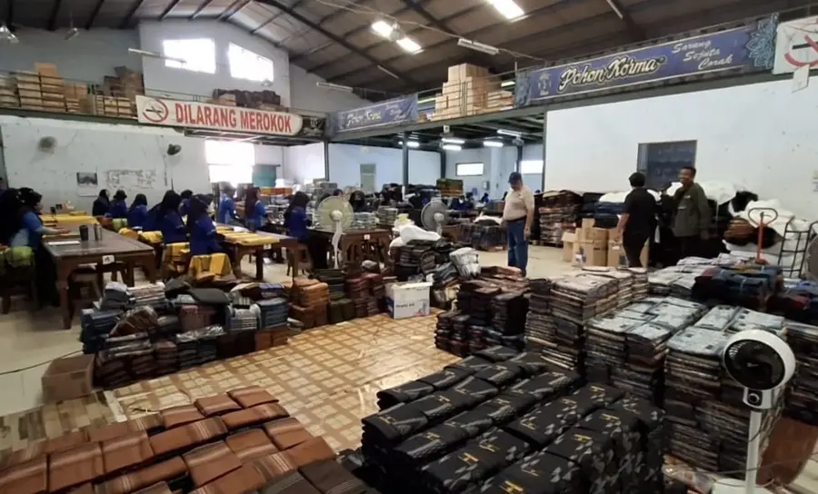 Cuaca Ekstrem Hambat Pengiriman Sarung Pantura Jateng, Permintaan Ramadhan Terganggu
