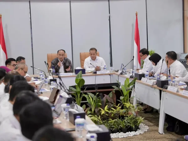 Menkop Budi Arie: Fokuskan Dana Bergulir Rp10 Triliun untuk Sektor Produktif dan Perekonomian Riil