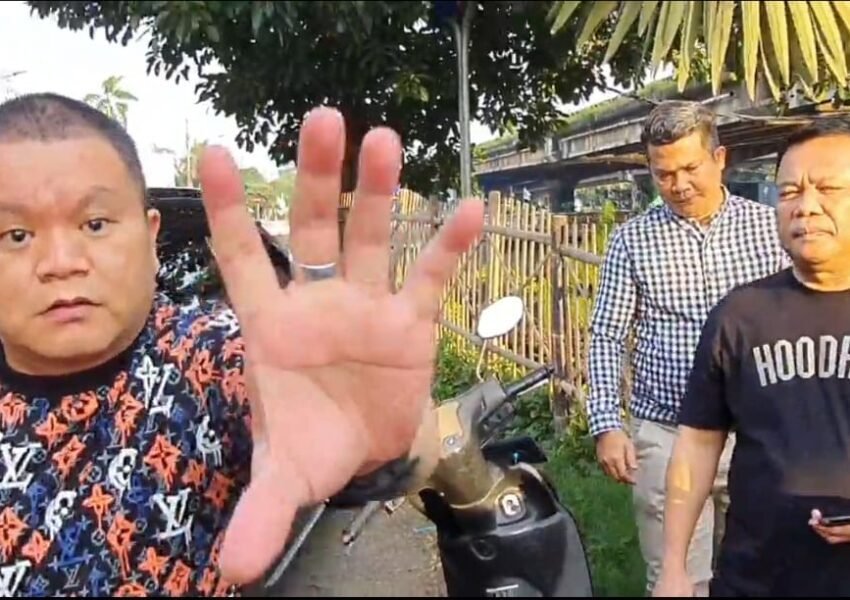 Penabrak Rebut Paksa Alat Kerja Wartawan Ntv sambil Intimidasi Kenal Para Petinggi Polri