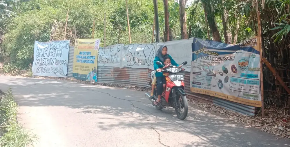 Doa Warga Kampung Sawah Bikin Merinding Bagi Pembuang Sampah Sembarangan