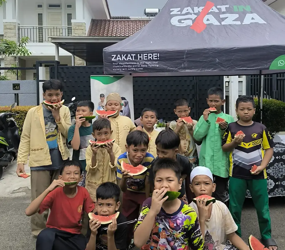 Zakat in Gaza Sebar 1 ton Semangka ke Berbagai Wilayah untuk Rayakan Perdamaian di Gaza