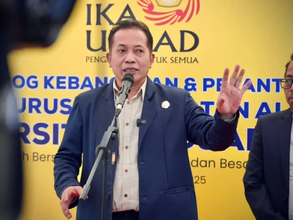 Ferry Juliantono Resmi Lantik Pengurus IKA Unpad 2024-2028, Siap Kembalikan Ekonomi Pancasila