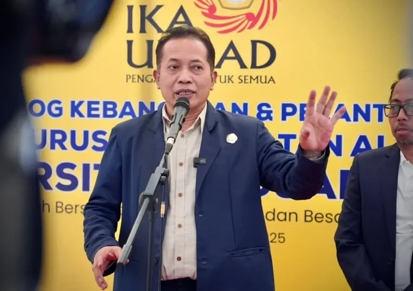 Ferry Juliantono Resmi Lantik Pengurus IKA Unpad 2024-2028, Siap Kembalikan Ekonomi Pancasila