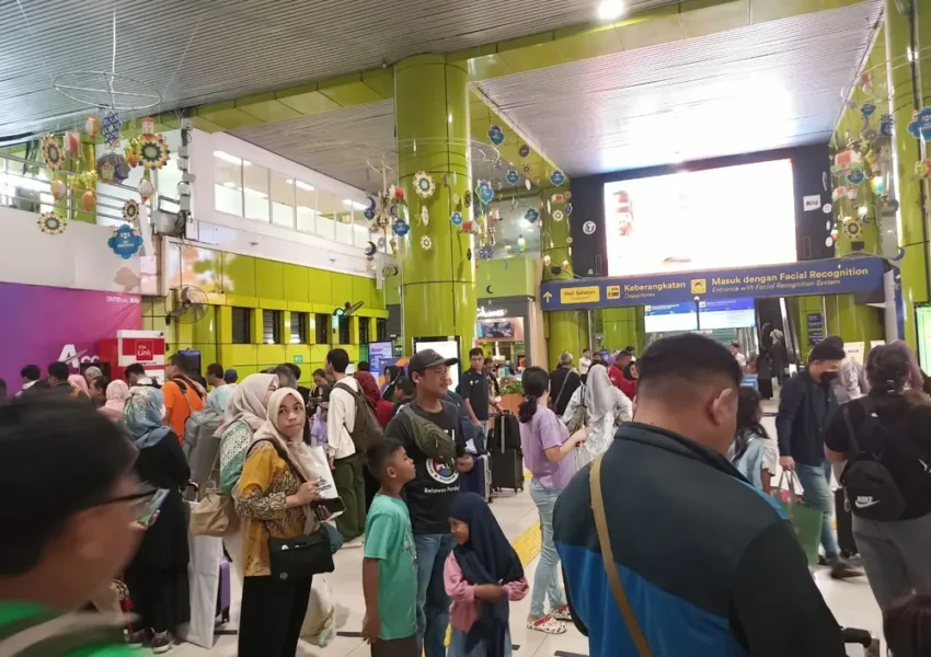 Warga Keluhkan Lonjakan Harga Tiket Kereta Usai Lebaran, KAI Bantah Ada Kenaikan