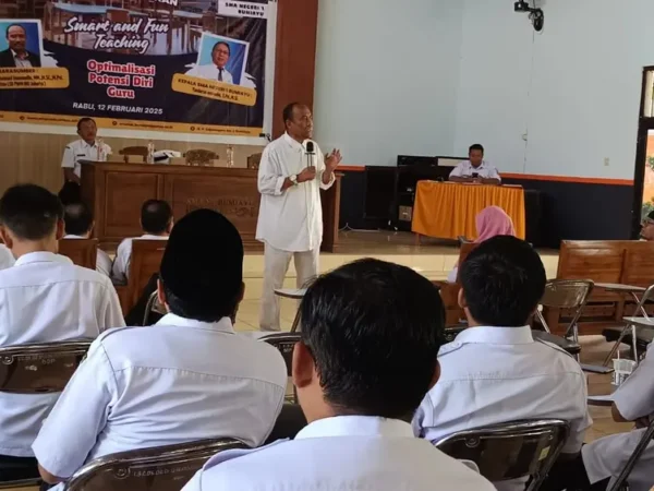 Seminar Smart and Fun Teaching: Kunci Menjadi Guru Cerdas dan Menyenangkan