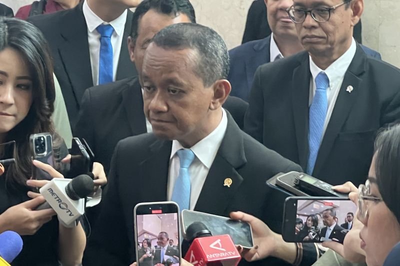 Bahlil Bantah Pernyataan Menkeu Purbaya Soal Harga Asli LPG 3 Kg
