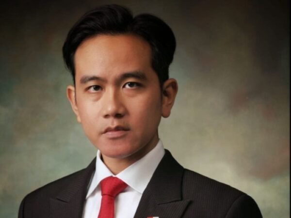 Roy Suryo Sindir ‘Para-para’ Fufufafa: Blunder Berbahasa di Pidato Publik