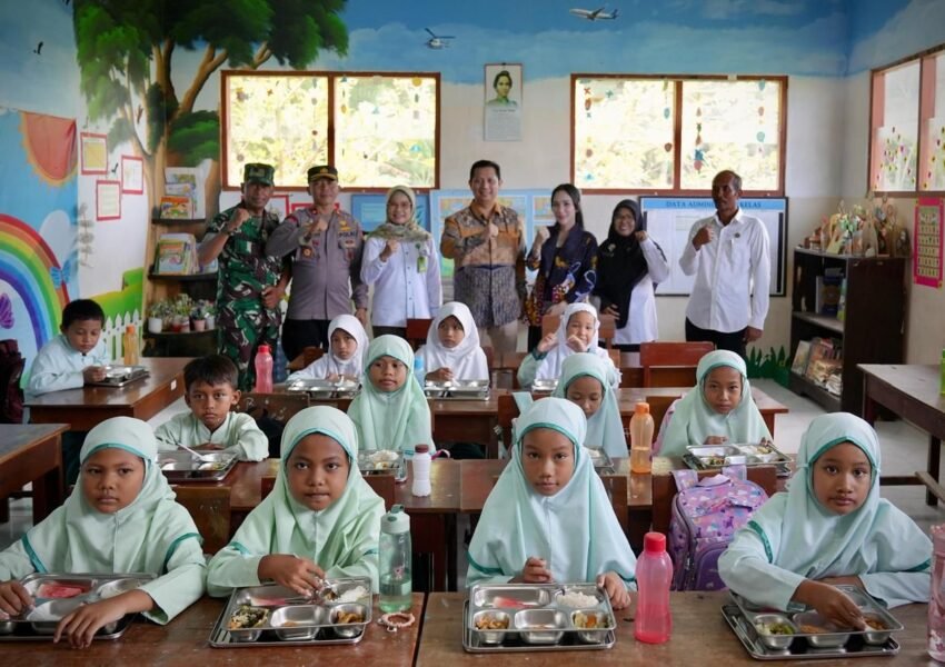 Program Makan Bergizi Gratis vs Penciptaan Lapangan Kerja: Mana yang Lebih Prioritas?