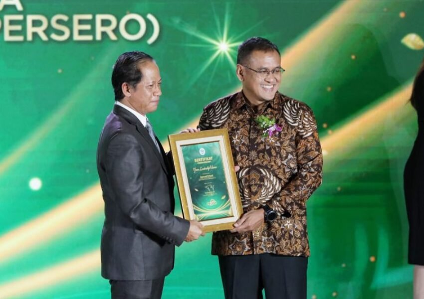 Pupuk Indonesia Raih Green Leadership dan 5 Anper Raih Proper Emas dari KLH