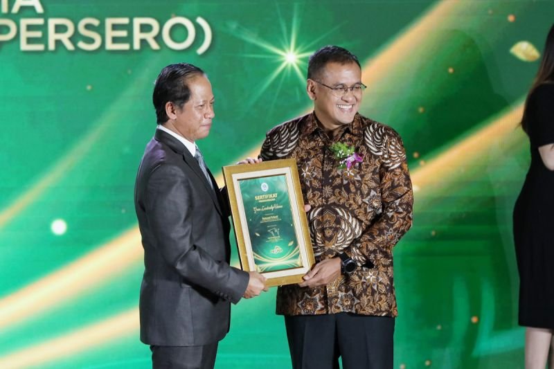 Pupuk Indonesia Raih Green Leadership dan 5 Anper Raih Proper Emas dari KLH