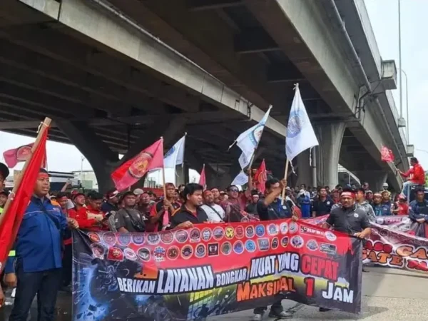 Ratusan Sopir Kontainer Demo di NPCT 1 Jakarta, Tuntut Pungli di Gate Pass Dihapus