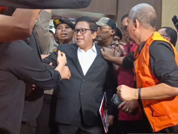 Hasto Tegaskan Tak Bertanggung Jawab atas Buronnya Harun Masiku