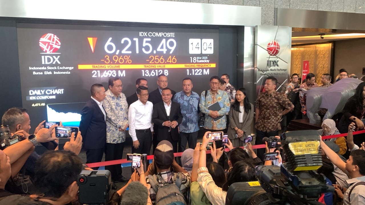Bursa Saham Rontok 7%, Investor Panik, DPR Turun Tangan, Apa Dampaknya?