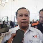 Mudik Lebaran: Ribuan Pekerja Warteg dan Martabak Serbu Stasiun Tegal