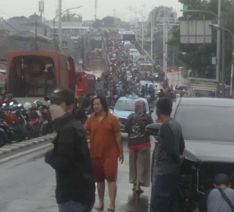 Jakarta Dilanda Banjir, 105 RT dan Lima Ruas Jalan Terendam