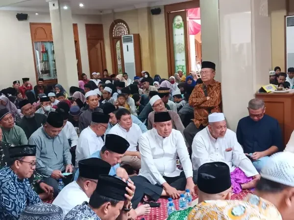 Dewan Da’wah Bekasi Santuni Yatim dan Dhuafa, Wali Kota Apresiasi Kemandirian Organisasi