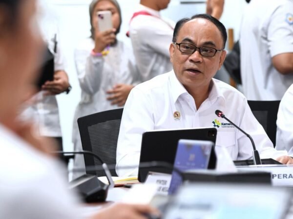 Menkop Budi Arie: Kopdes Merah Putih Harus Profesional dan Transparan, Target Rampung dalam 6 Bulan