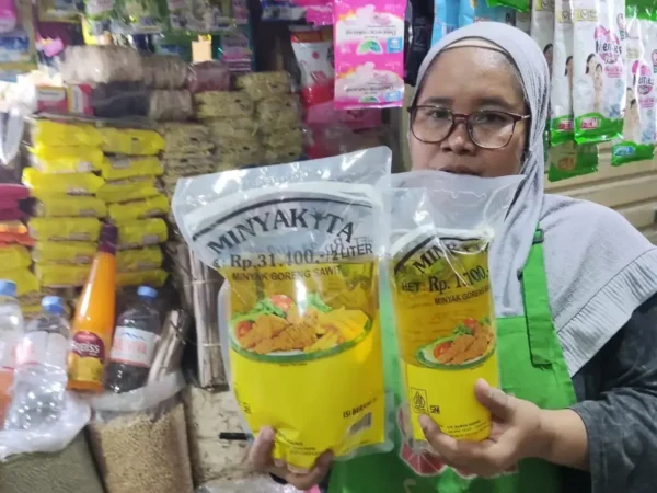 MinyaKita Langka di Pasar Depok, Harga Melonjak di Atas HET