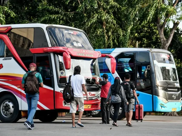 Antisipasi Lonjakan Penumpang Bus di Lebaran 2025: Dishub DKI Siapkan Ribuan Armada