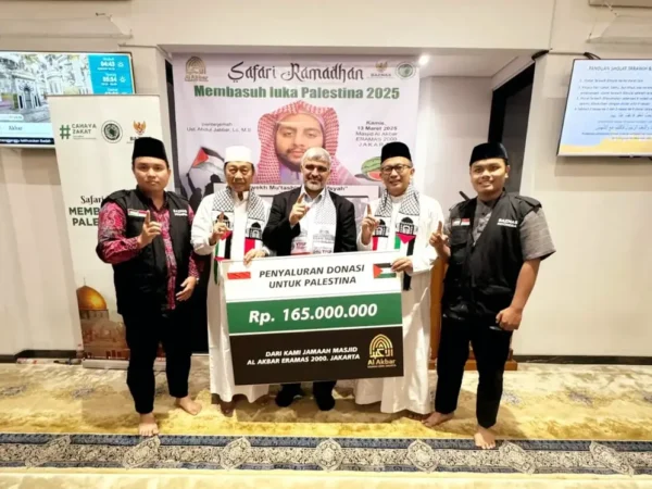 Safari Ramadhan ‘Membasuh Luka Palestina 2025’: Jamaah Masjid Al Akbar Kumpulkan Rp 165 Juta untuk Gaza