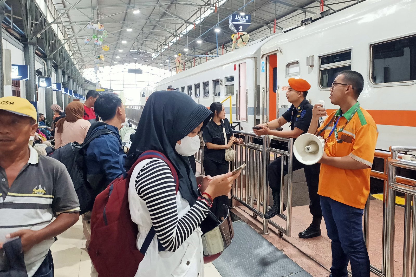 3 Perjalanan KA dari Semarang ke Jakarta Dibatalkan Imbas Kereta Anjlok di Bekasi