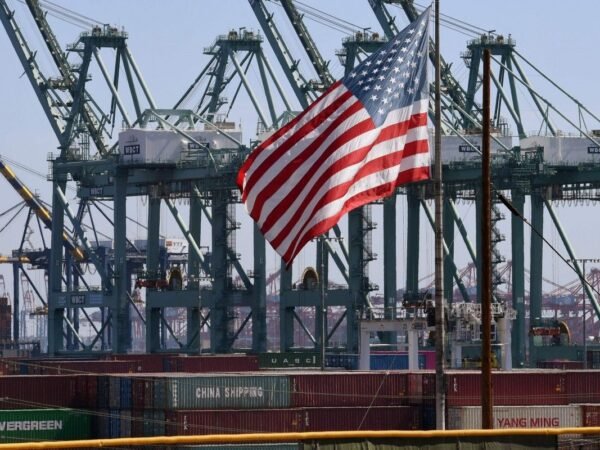 Pekan Depan, Trump Kenakan Tarif Impor 32% untuk Produk dari Indonesia ke AS