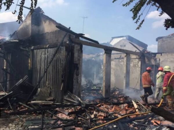 Korsleting Listrik Picu 30 Kebakaran Rumah di Depok Saat Lebaran 2025