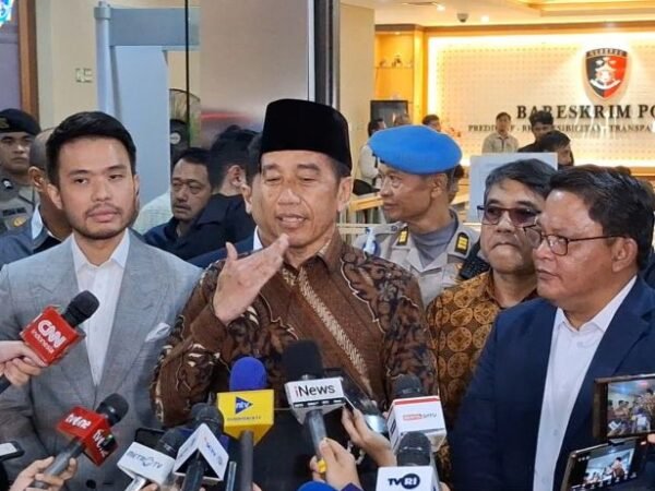 Jokowi Siap Buka Ijazah di Pengadilan