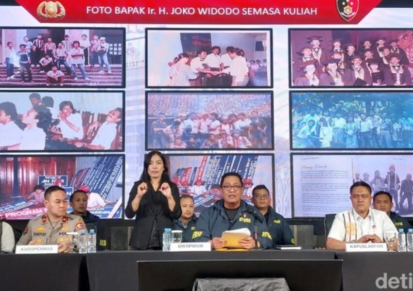 Bareskrim Ungkap Bukti: Foto-foto Jokowi Saat KKN hingga Wisuda di UGM Dipamerkan