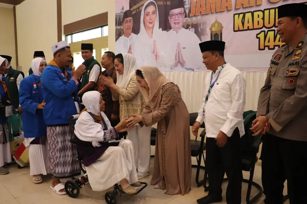 Bupati Paramitha Lepas 1.038 Calon Haji Brebes 2025: Kisah Impian Lansia 91 Tahun Menuju Baitullah