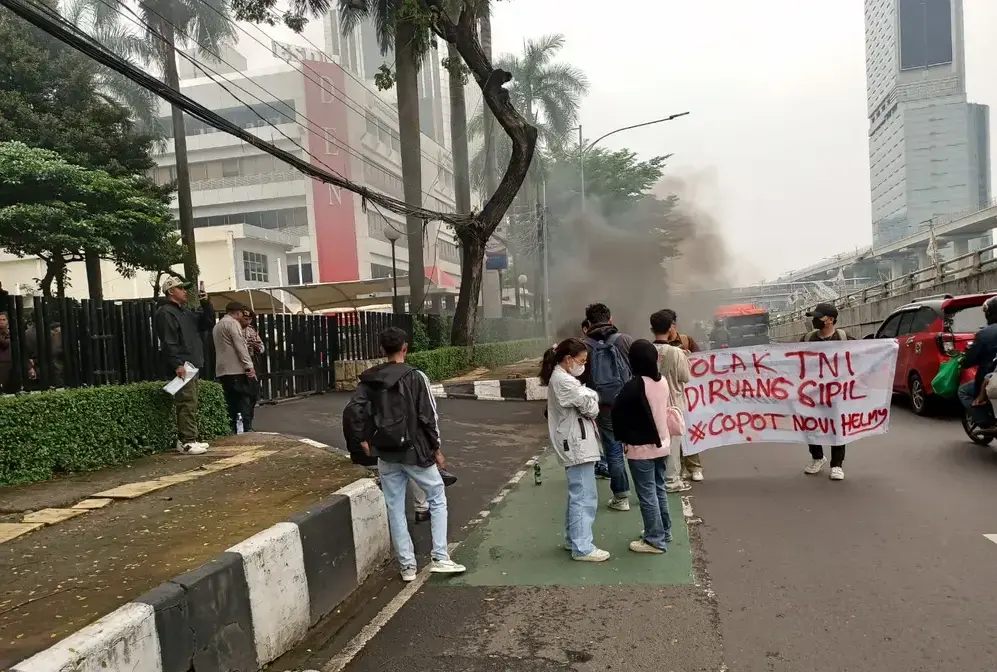 Dirut Bulog dari TNI Aktif Ancaman bagi Reformasi