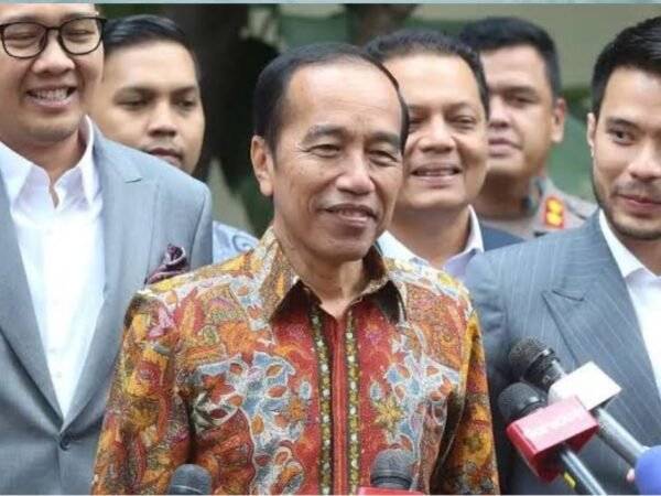 Drama Ijazah Jokowi: Dari Ruang Sidang ke Polda, Pencitraan atau Pembuktian?