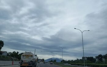 Awan Tebal Dominasi Langit Nusantara, BMKG Waspadai Potensi Banjir Rob di Wilayah Pesisir