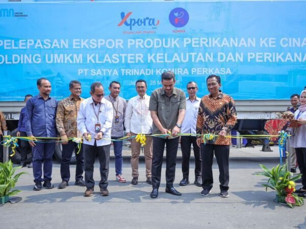 Program Holding UMKM Ditandai Ekspor Perdana Ikan Layur ke China