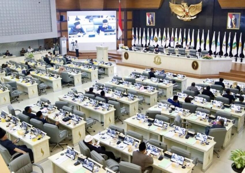 Tersinggung Ucapan KDM, PDI-P Walk Out saat Rapat Paripurna DPRD Jabar