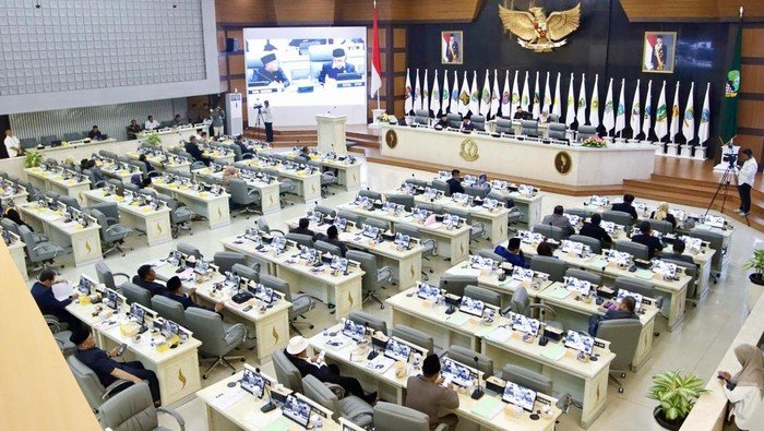 Tersinggung Ucapak KDM, PDI-P Walk Out saat Rapat Paripurna DPRD Jabar