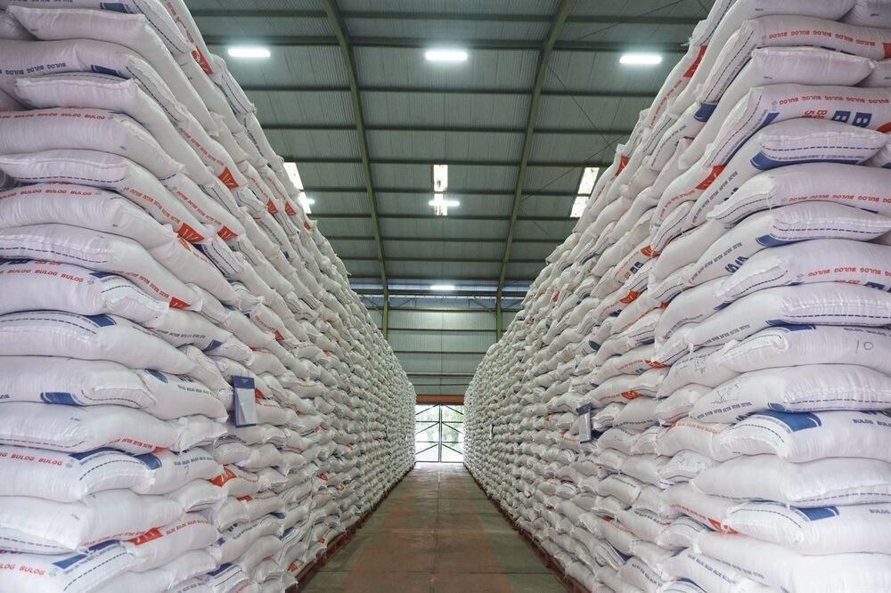 Bulog Terancam Rugi Besar: Stok Melimpah, Penyaluran Seret