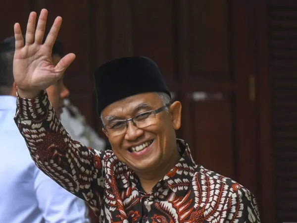 Wamendikdasmen akan Kaji Kebijakan Masuk Sekolah Jam 6 Pagi di Jabar