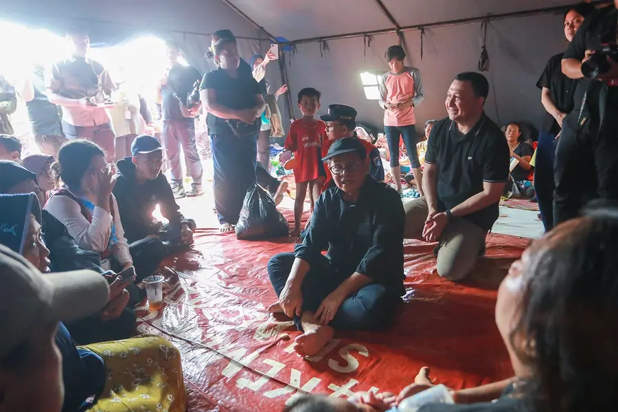 Pramono Anung Sambangi Pengungsi Kebakaran Penjaringan, Warga Keluhkan Krisis Air dan Alat Tidur