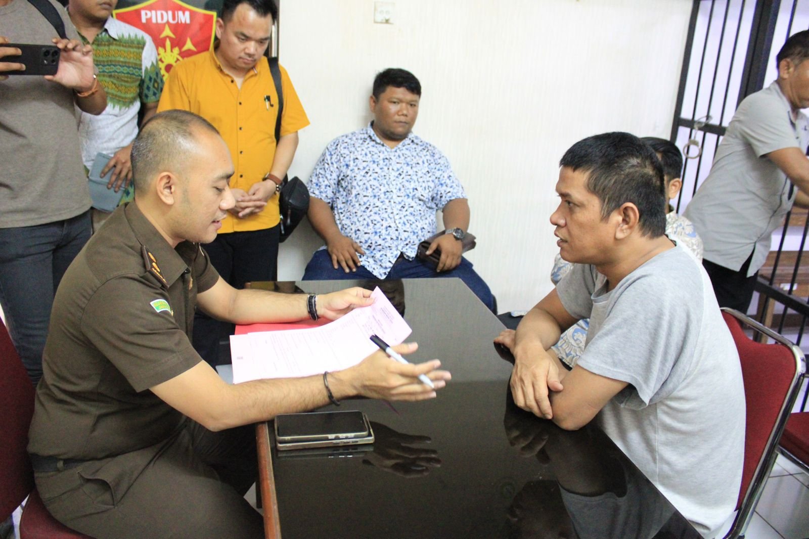 8 Tersangka Pembakaran Mobil Polisi di Depok Diserahkan ke Kejaksaan