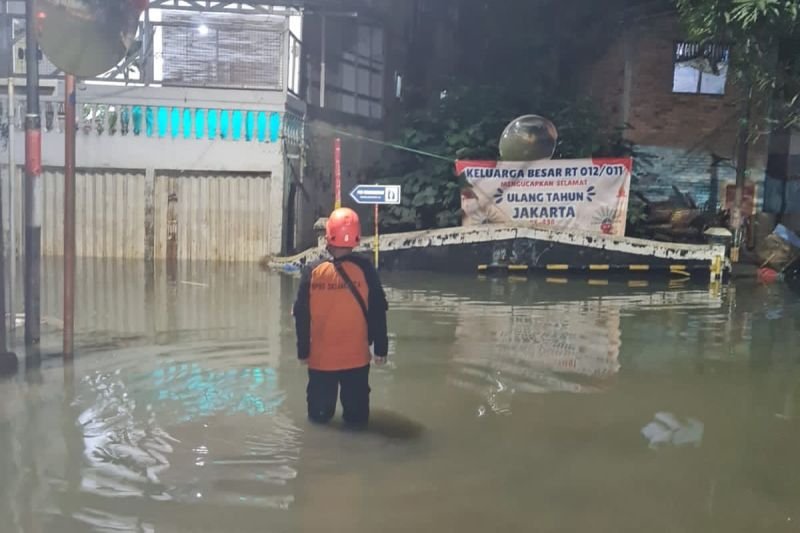 109 RT di Jakarta Masih Terendam Banjir Akibat Luapan Sungai dan Hujan Deras