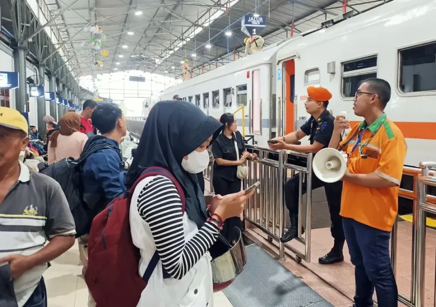 KAI Layani 240 Juta Penumpang Semester I-2025, LRT Jabodebek Tumbuh Melejit