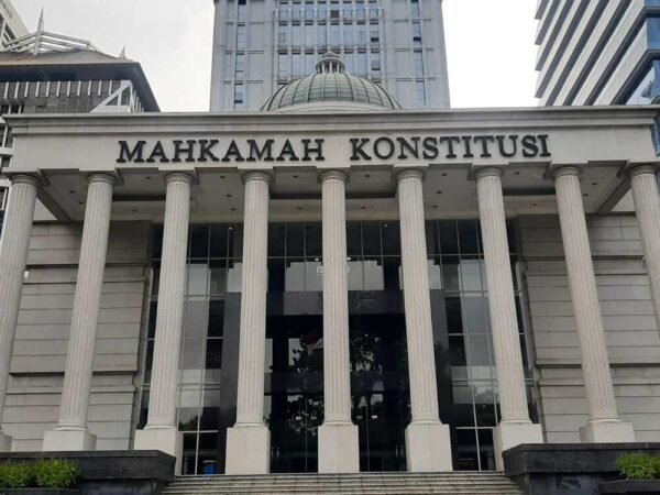 MK Larang Pimpinan Organisasi Advokat Merangkap Jabatan Menteri dan Wakil Menteri