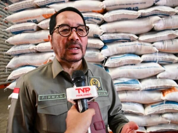 Kisruh Bulog: 4 Kali Ganti Dirut, Ada Apa di Balik Manuver BUMN?