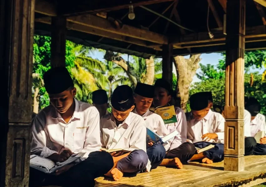 Ghirah yang Hilang: Ketika Generasi Religius Tak Lagi Menghayati Iman
