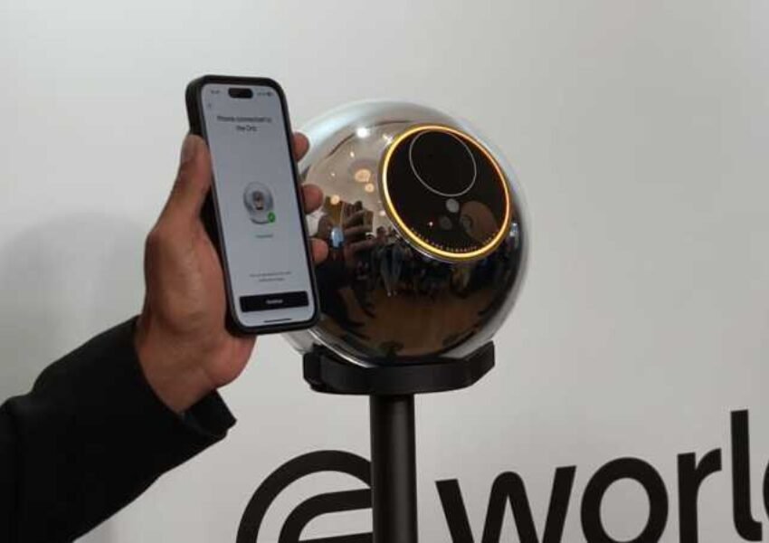 Komdigi Tegaskan World App Wajib Hapus Data Iris Warga Indonesia